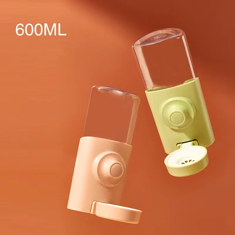 TĒRSIO | Abreuvoir et distributeur suspendu 500 ml